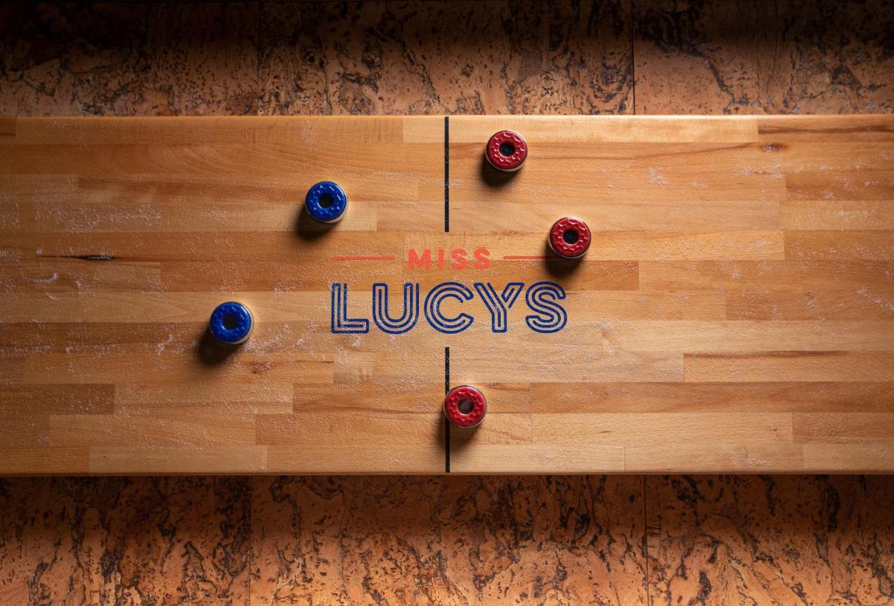Lylo Auckland Hotel Eksteriør bilde Miss Lucy's