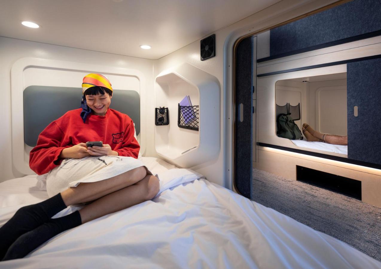 Lylo Auckland Hotel Eksteriør bilde A capsule hotel room